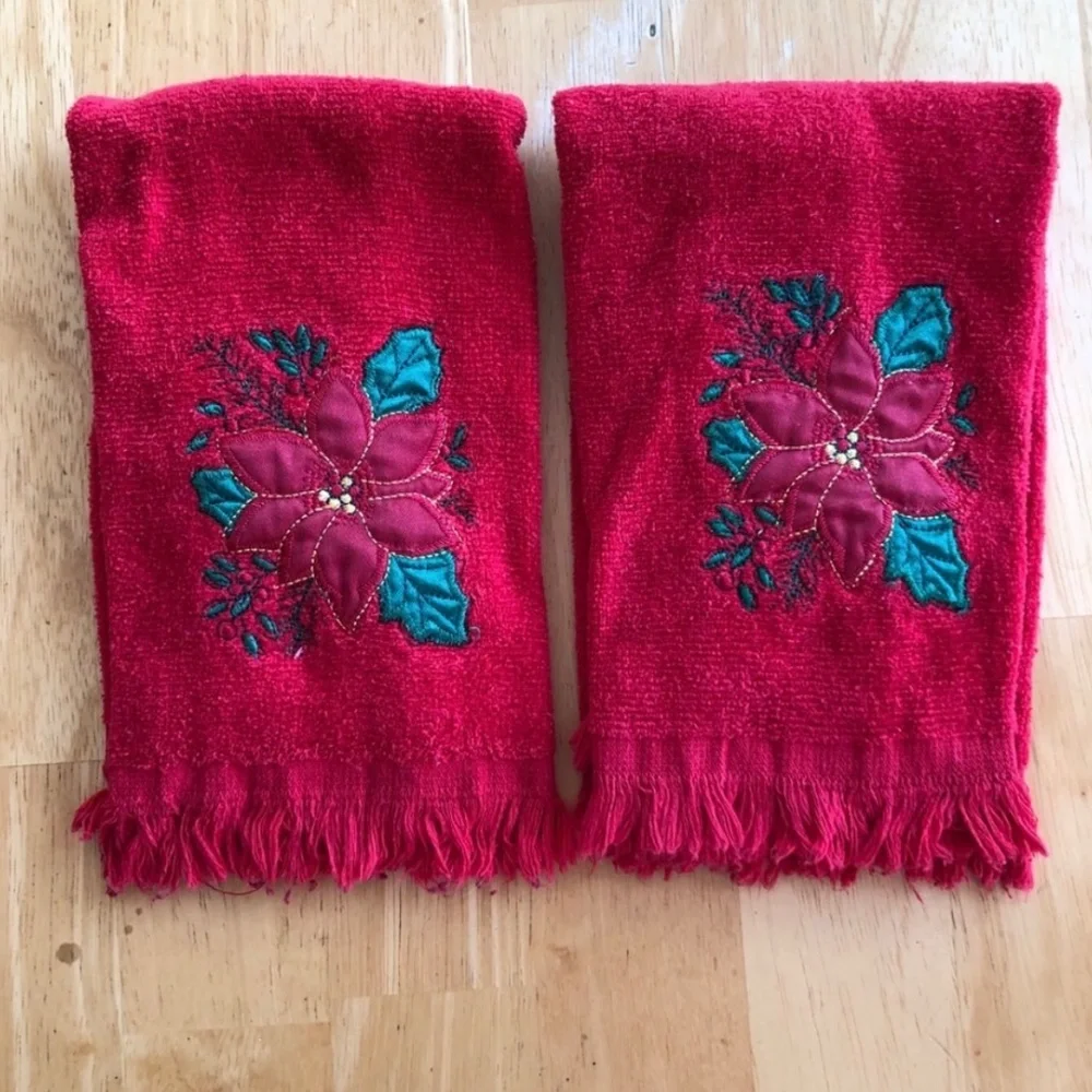 Embroidered Poinsettia Towel Set
